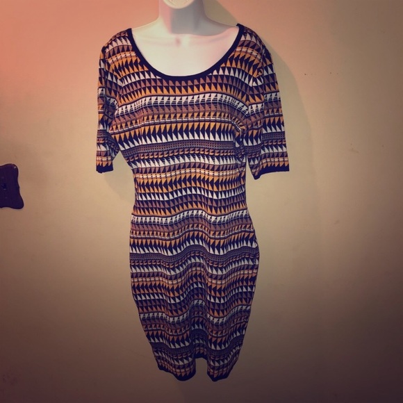 Beautifully printed sweater dress - Picture 2 of 2